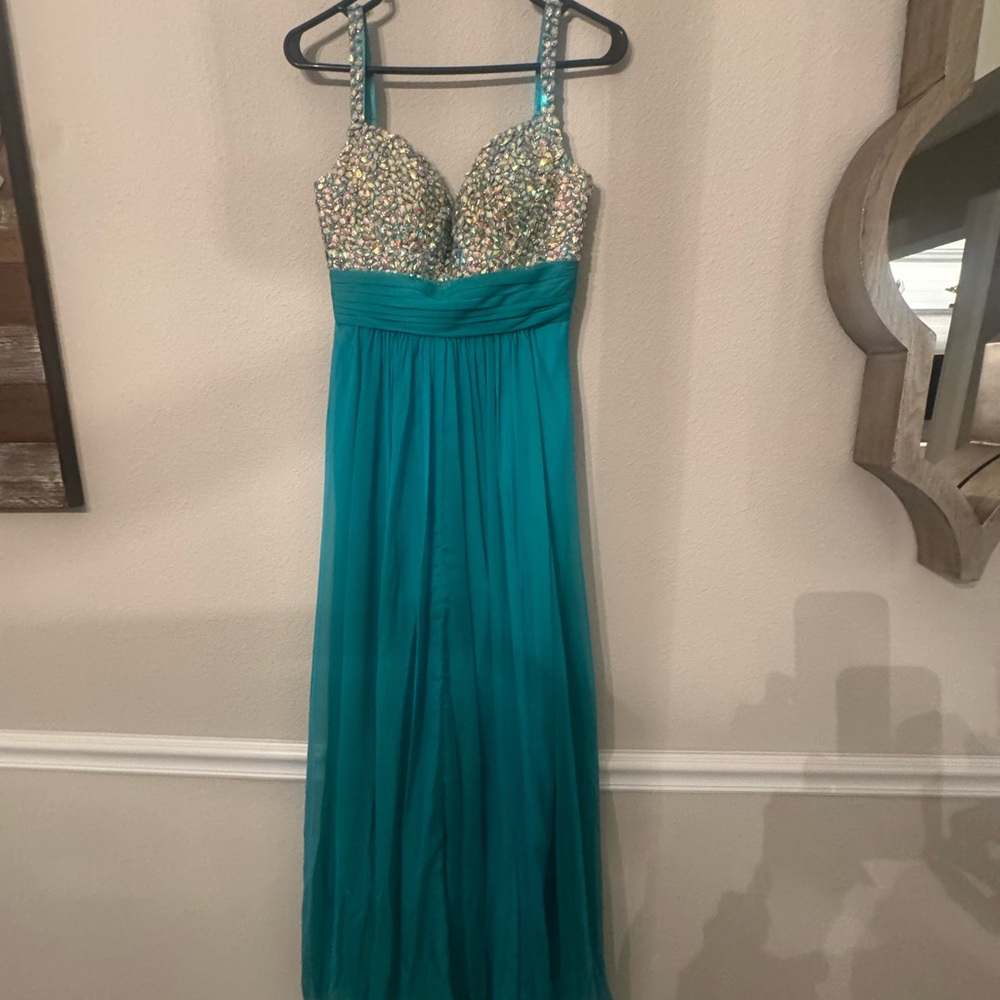 La Femme Turquoise Prom Dress with Elegant Design